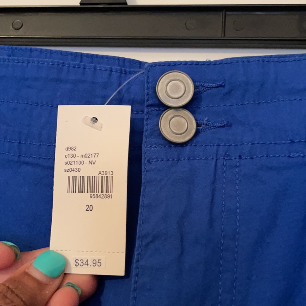 Shorts - Picture 5 of 7